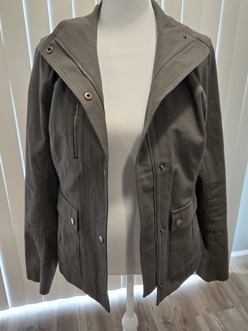 Banana Republic Women's Gray Pleated Jacket - Picture 1 of 3